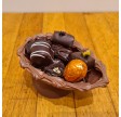 Halv påskeæg i lys chokolade, ca. 175 gram DENNE VARE SKAL AFHENTES I BUTIKKEN