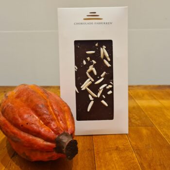 Mørk chokolade med mandel og mynte