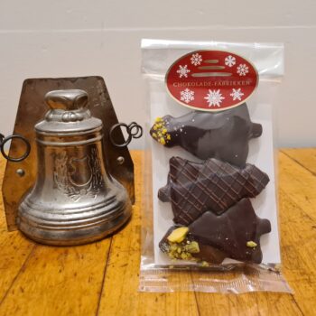 3 assorterede marcipan juletræer